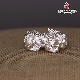 Charm bạc tỳ hưu họa tiết xỏ ngang - Ngọc Quý Gemstones