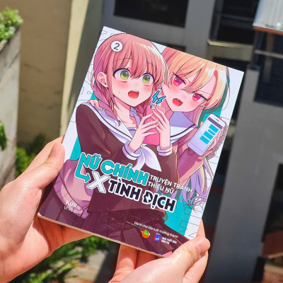 Sách - Bộ Manga - Nữ Chính Truyện Tranh Thiếu Nữ X Tình Địch: Tập 1 - 4 (Bộ 4 Tập) (Tái Bản 2025) - Tặng Kèm Postcard Bồi Cứng