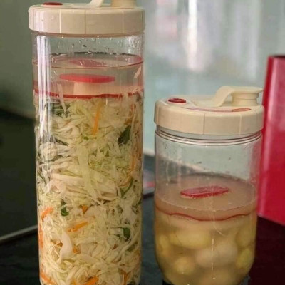 HỘP MUỐI CHUA DƯA CÀ, NGÂM HOA QUẢ HÀN QUỐC LOẠI CAO 2.1 LÍT - HÀNG NHẬP KHẨU