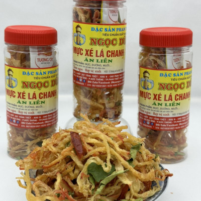 Mực xé lá chanh gói 1 kg đã chế biến ăn liền ngon ơi là ngon của shop Đặc Sản Biển Phan Thiết NGỌC DŨNG. Hạn sử dụng 12 tháng kể từ ngày đặt hàng