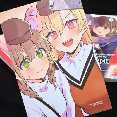 Sách - Bộ Manga - Nữ Chính Truyện Tranh Thiếu Nữ X Tình Địch: Tập 1 - 4 (Bộ 4 Tập) (Tái Bản 2025) - Tặng Kèm Postcard Bồi Cứng