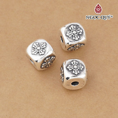 Charm bạc hình vuông họa tiết hoa văn chữ thập xỏ ngang - Ngọc Quý Gemstones