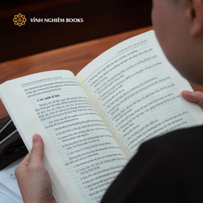 Sách - Con Người Và Sự Nghiệp Giáo Dục Của Đức Phật - Vĩnh Nghiêm Books