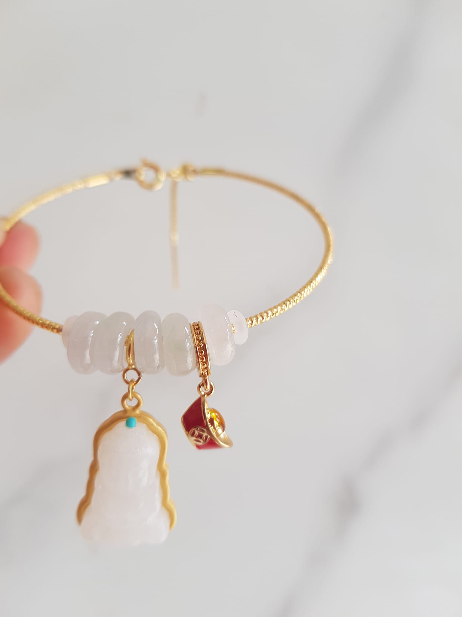 Vòng Tay Charm Phối 5 Đồng tiền đá cẩm thạch trắng tự nhiên Phối mặt phật đá cẩm thạch trắng thỏi vàng đỏ may mắn vòng màu vàng rất xinh Chuẩn hợp may mắn nữ mệnh kim mệnh thủy đeo ạ