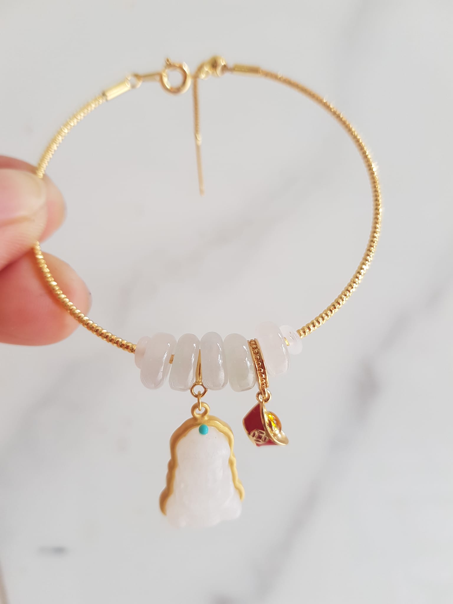 Vòng Tay Charm Phối 5 Đồng tiền đá cẩm thạch trắng tự nhiên Phối mặt phật đá cẩm thạch trắng thỏi vàng đỏ may mắn vòng màu vàng rất xinh Chuẩn hợp may mắn nữ mệnh kim mệnh thủy đeo ạ