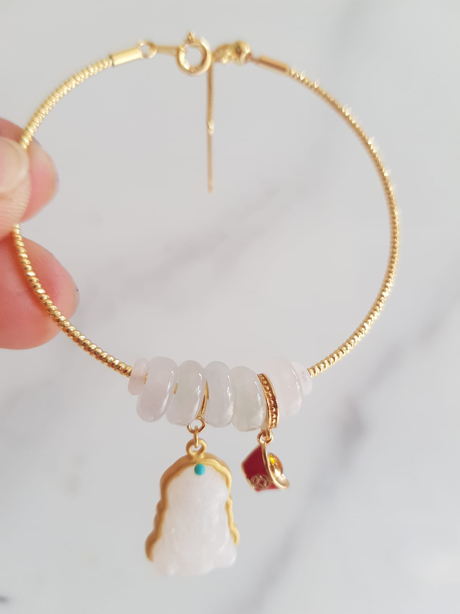 Vòng Tay Charm Phối 5 Đồng tiền đá cẩm thạch trắng tự nhiên Phối mặt phật đá cẩm thạch trắng thỏi vàng đỏ may mắn vòng màu vàng rất xinh Chuẩn hợp may mắn nữ mệnh kim mệnh thủy đeo ạ