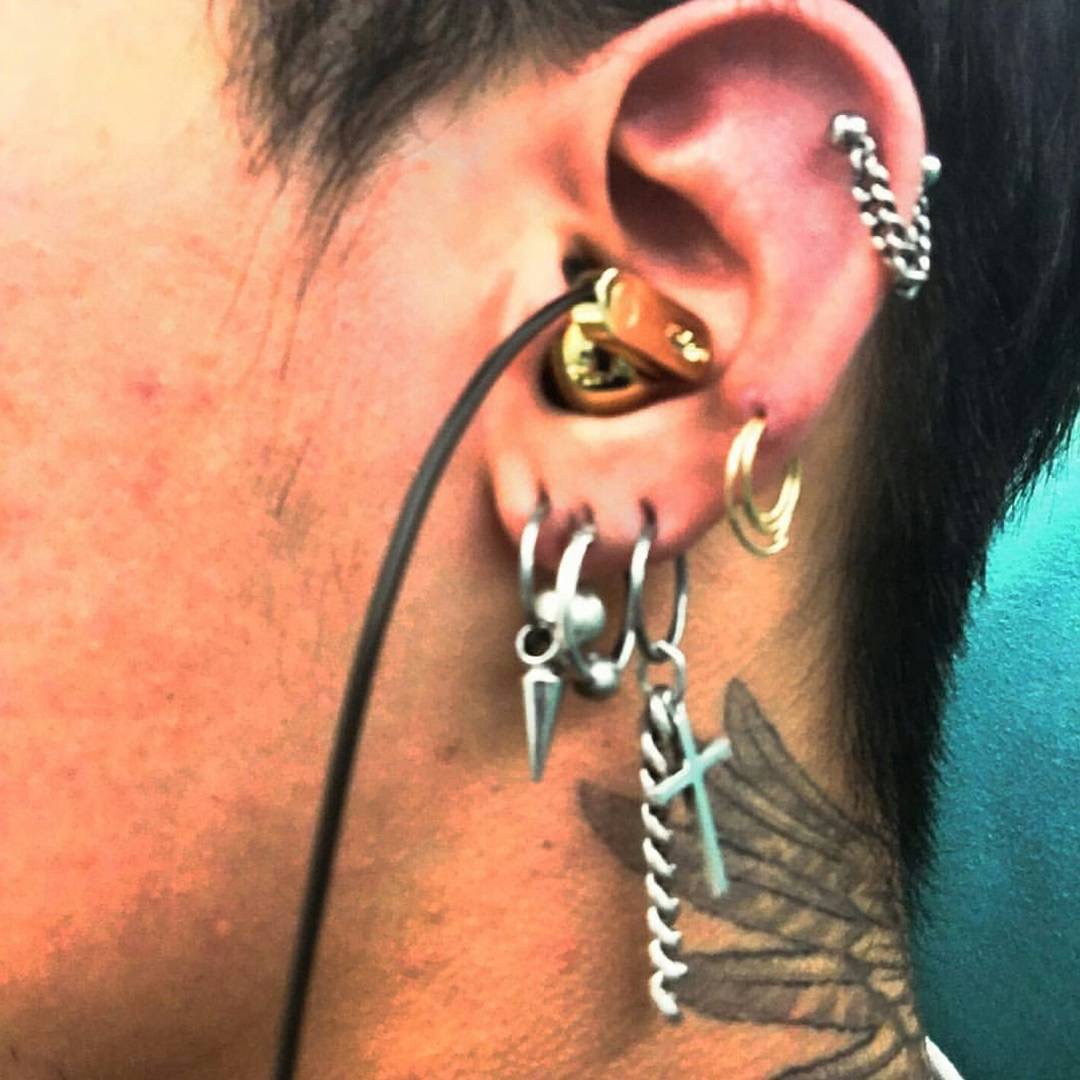 Bông tai hình chóp ngắn cool ngầu thời thượng