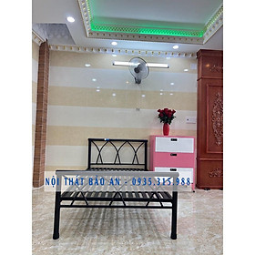 Giường sắt mỹ nghệ giá rẻ nhiều size từ 1m đến 1m8