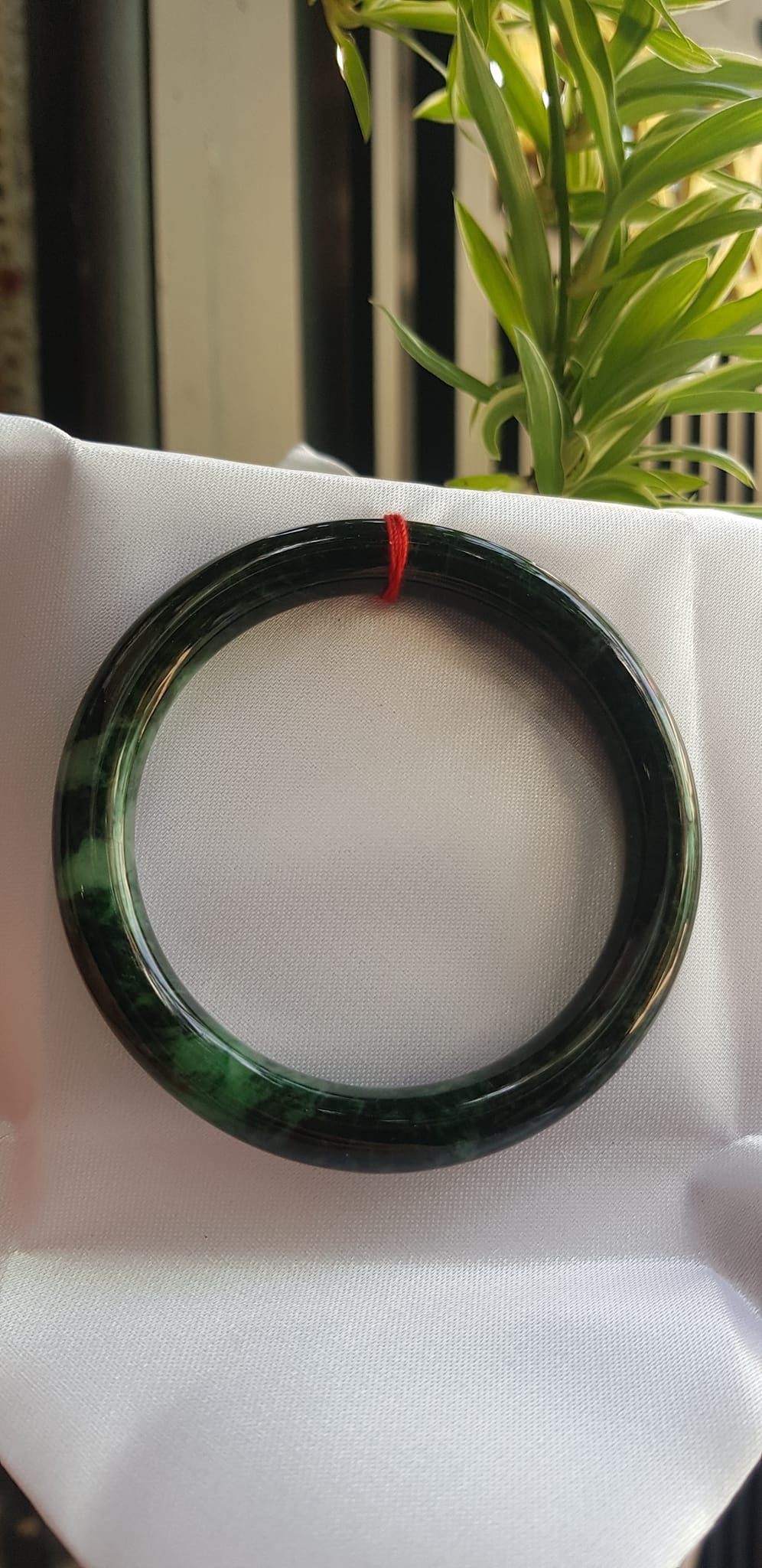 Vòng Cẩm Thạch tự nhiên mới A Sịn Sơn Thủy Sao 55mm x chột 8,2mm Màu đen xanh sơn thủy đậm Vân lý đẹp sang sịn quá đẹp Nữ 54kg - 65kg đeo chuẩn hợp mệnh Thủy mệnh Mộc đeo đẹp ạ