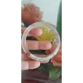 Vòng đeo tay Nữ Bản Hẹ Đá Mã Não Trắng Hoa trong bóng đẹp Size vòng 52mm x Cao 11mm x dầy 6,2mm bóng đẹp màu trắng trong bóng hoa rất xinh Nữ mệnh Kim mệnh Thuỷ 50kg - 52kg đeo ạ