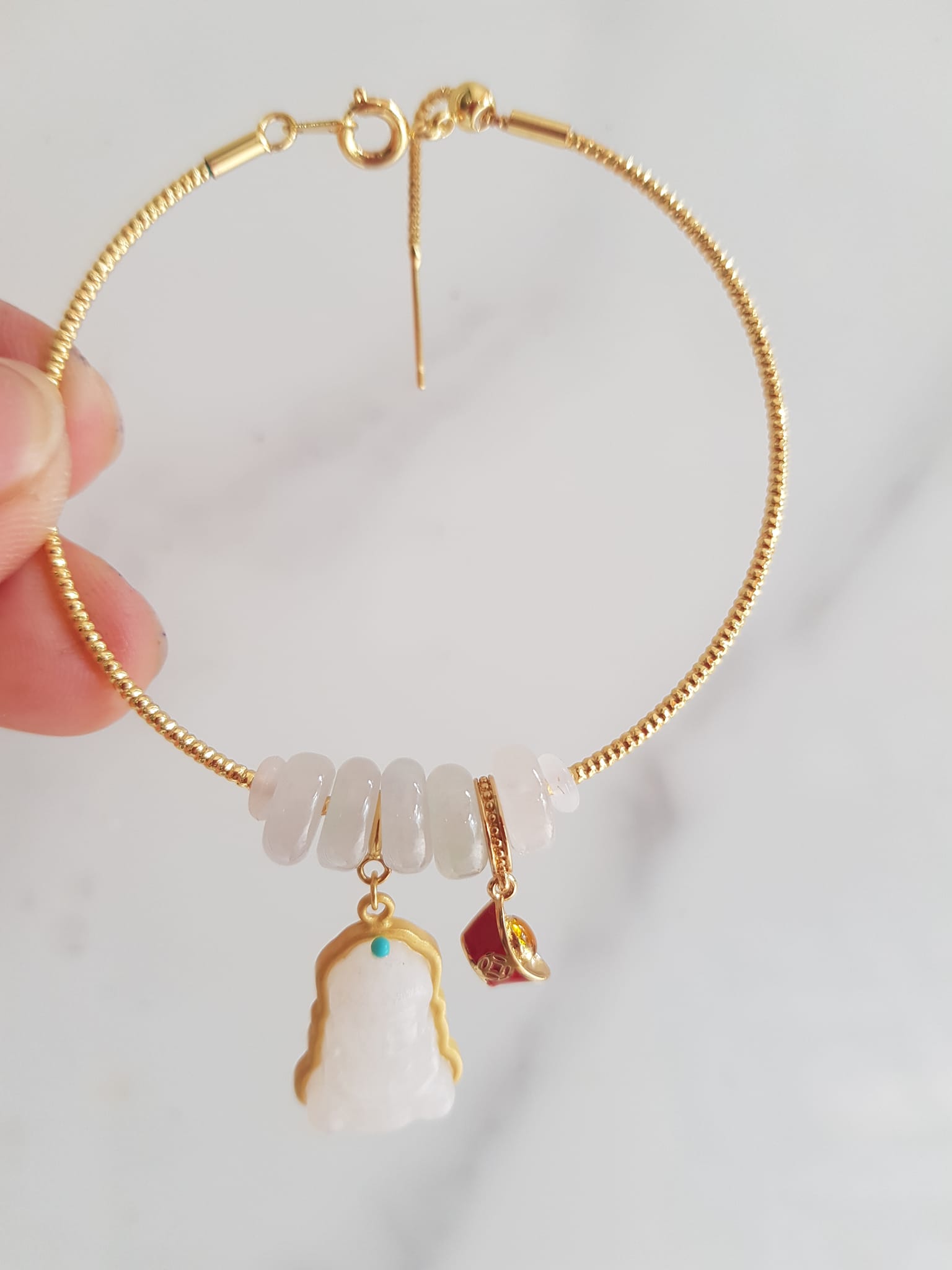 Vòng Tay Charm Phối 5 Đồng tiền đá cẩm thạch trắng tự nhiên Phối mặt phật đá cẩm thạch trắng thỏi vàng đỏ may mắn vòng màu vàng rất xinh Chuẩn hợp may mắn nữ mệnh kim mệnh thủy đeo ạ