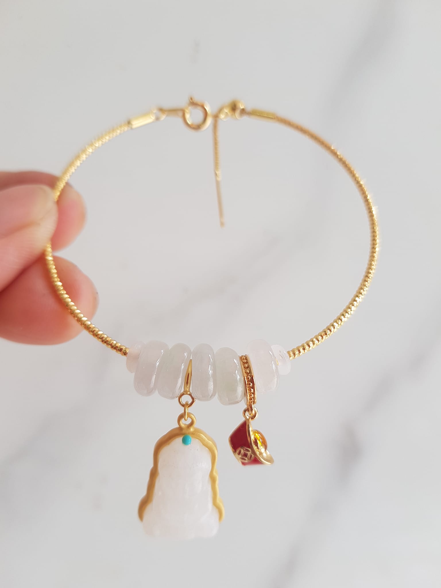 Vòng Tay Charm Phối 5 Đồng tiền đá cẩm thạch trắng tự nhiên Phối mặt phật đá cẩm thạch trắng thỏi vàng đỏ may mắn vòng màu vàng rất xinh Chuẩn hợp may mắn nữ mệnh kim mệnh thủy đeo ạ