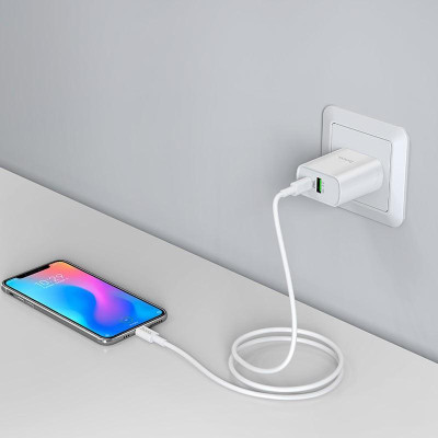 Củ sạc nhanh hoco. C80A – Hàng Chính Hãng 2 cổng ( USB + Type- C ) 3.1A, PD 20W, Q.C 3.0 hỗ trợ sạc nhanh cho điện thoại