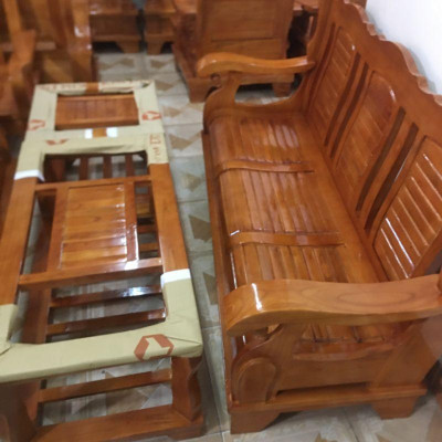 bộ bàn ghế gỗ soan đào .