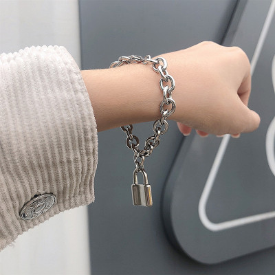 Vòng cổ và vòng tay ổ khoá cá tính quà tặng bạn bè người thân yêu