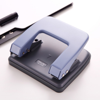 Bấm Lỗ 20 Tờ (102) Deli - Mẫu Ngẫu Nhiên 