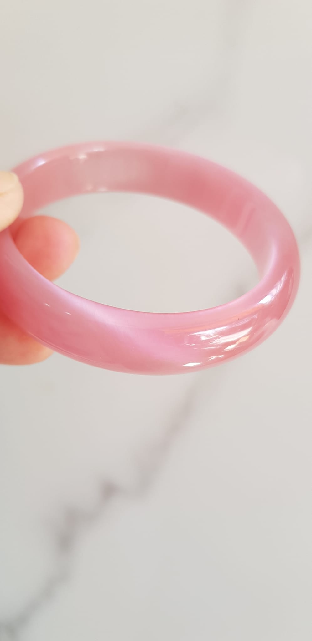 Vòng tay nữ đá mắt mèo hồng bản hẹ mới Ni 53mm x cao 13mm x dầy 7mm nữ 50kg - 57kg đeo màu hồng hồng nhẹ xinh tươi đẹp rẻ lắm chuẩn hợp nữ mệnh hỏa mệnh thổ ạ