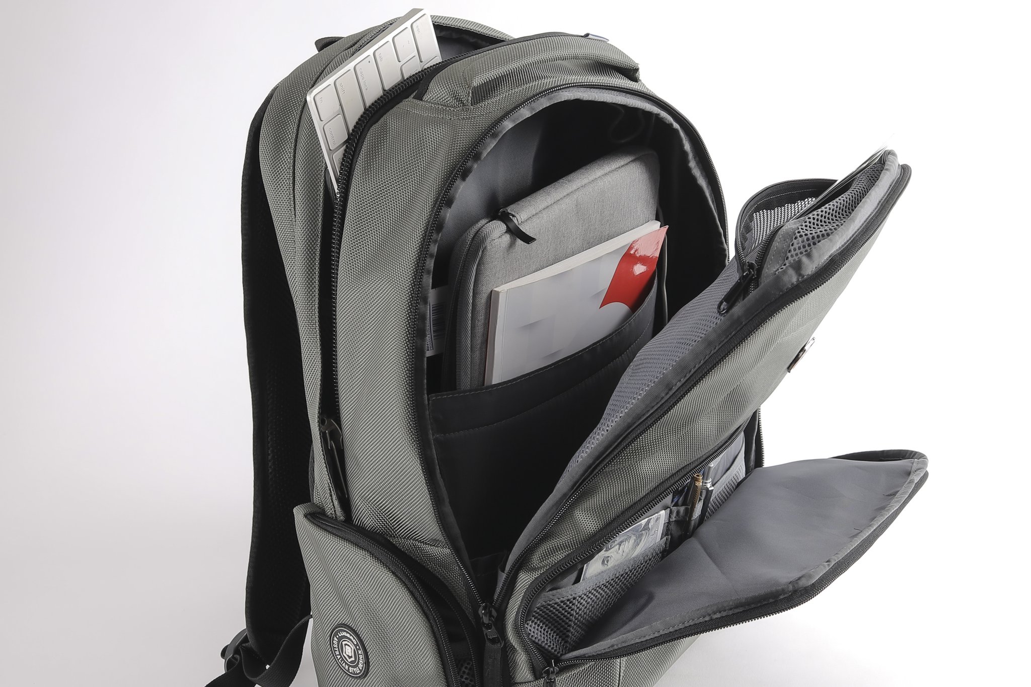 Ba lô LUGBRO BUSINESS i17 (Xanh Navy)