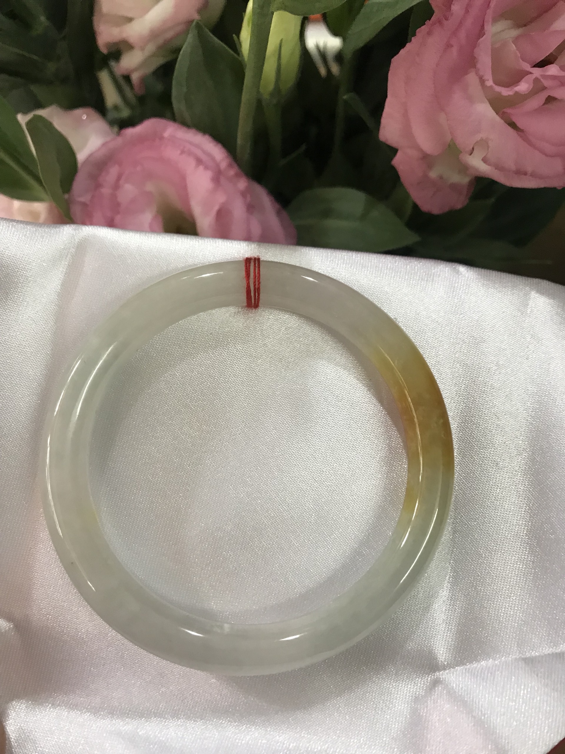 Vòng Cẩm Thạch mới Trắng Vàng Bóng đẹp Ni 57mm Chột 8mm Nữ mạng kim mạng thổ 55kg đến 65kg đeo dễ thương xinh xuất sắc ạ