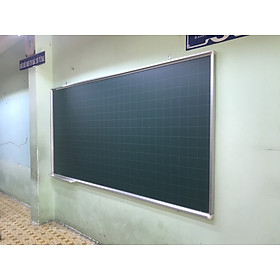 Bảng từ xanh viết phấn kẻ 4 ô ly Bavico KT 0.8x1.2m