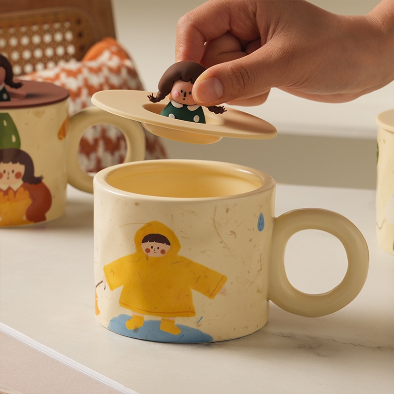 Ly sứ bé gái nhiều họa tiết Cute có kèm nắp Silicon (Họa tiết giao ngẫu nhiên)