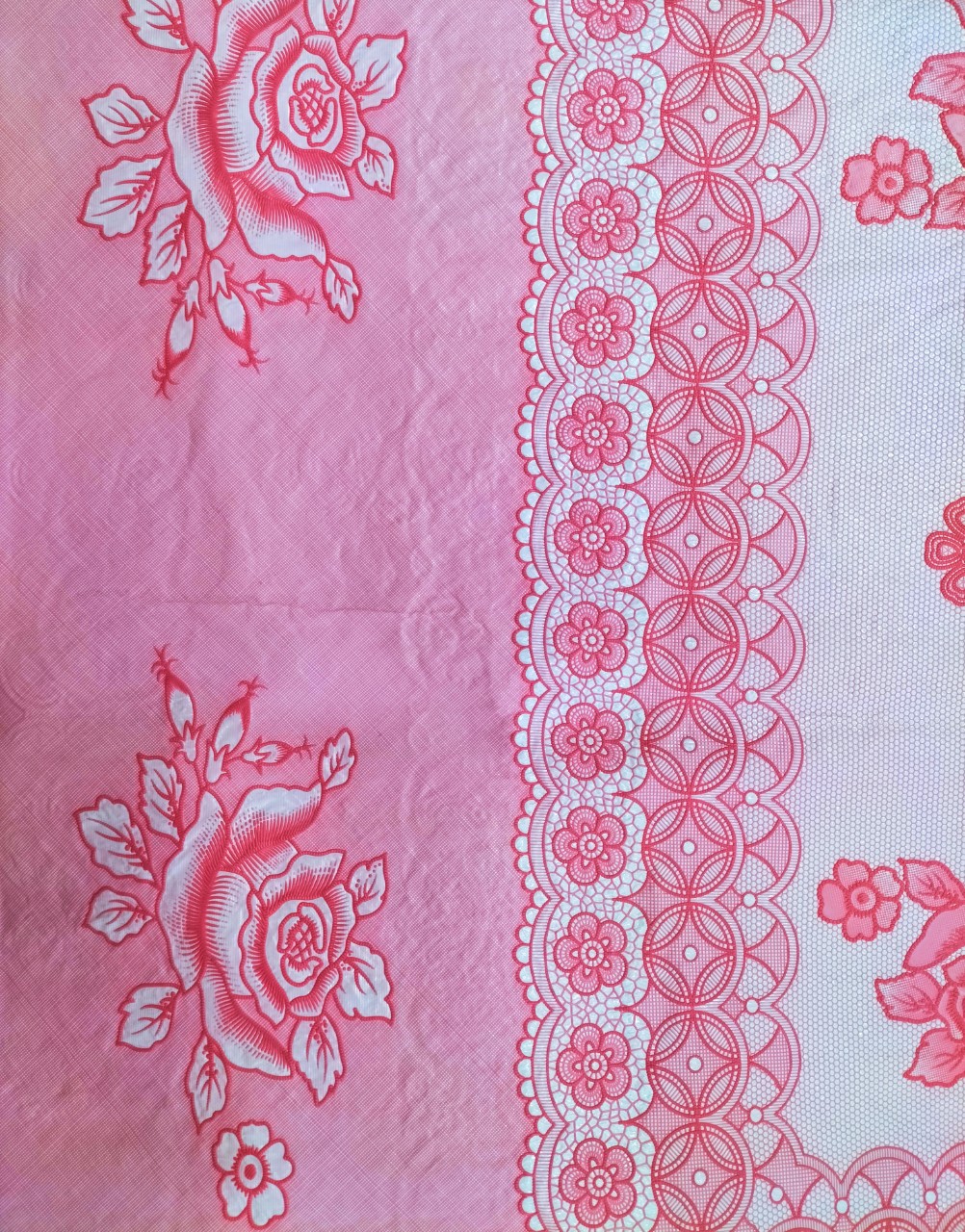 Khăn trải bàn PAULEE - 856B (180cm x 137cm) hoa văn hồng - không thấm nước