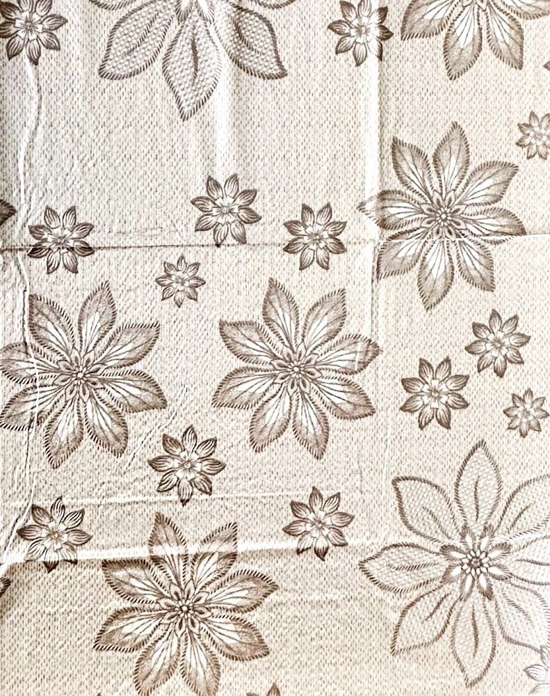 Khăn Trải Bàn PAULEE PWL 241 (147cm x 230cm) hoa văn nổi, ánh kim vàng, nền kem nhạt, nhựa PVC dẻo-không thấm nước