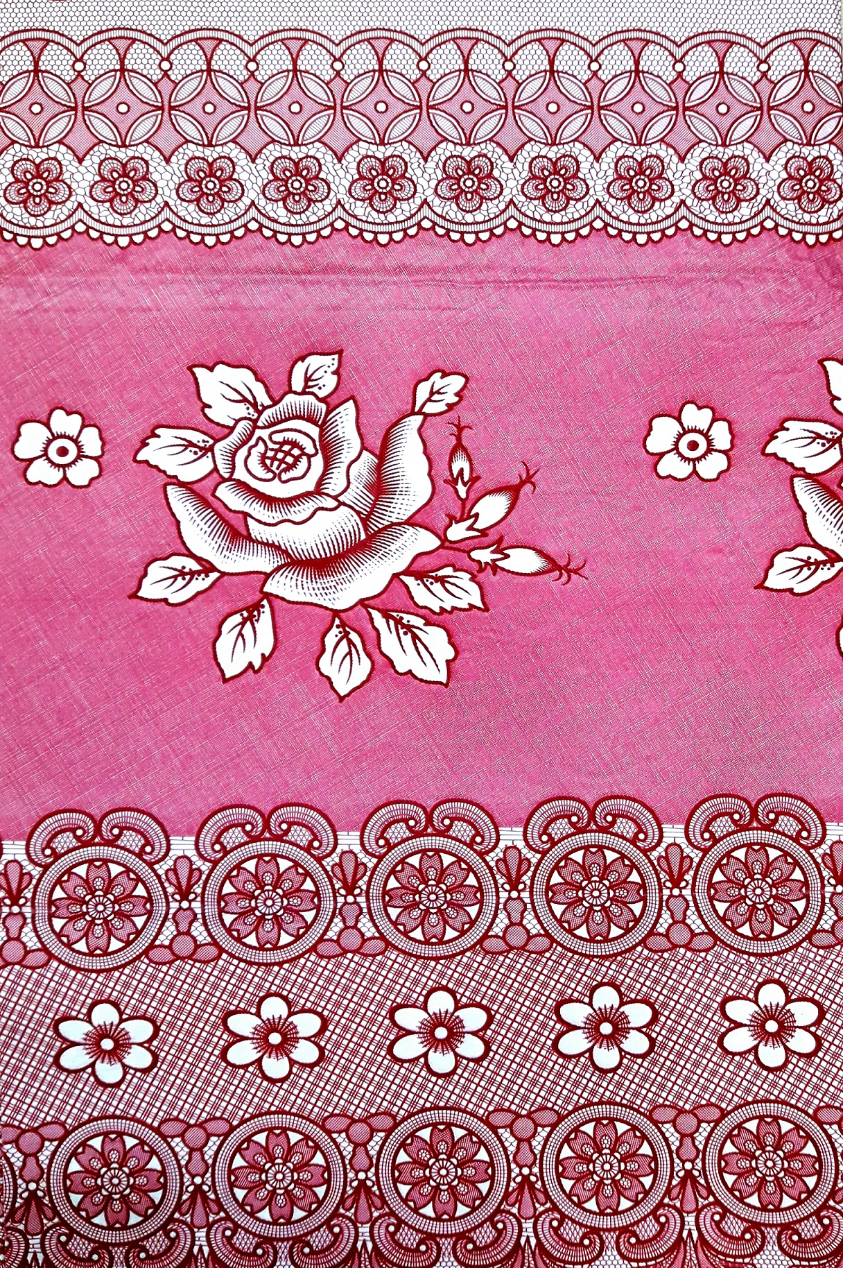 Khăn trải bàn PAULEE - 856B (150cm x 264 cm) KHÔNG THẤM NƯỚC - HOA VĂN ĐỎ ĐÔ.