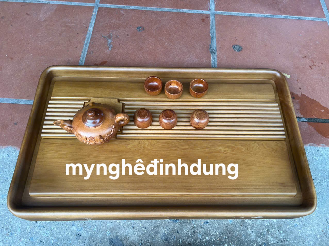 Khay trà chè bầy bộ ấm chén tiếp khách bằng bách xanh thơm nức 69x41x6cm