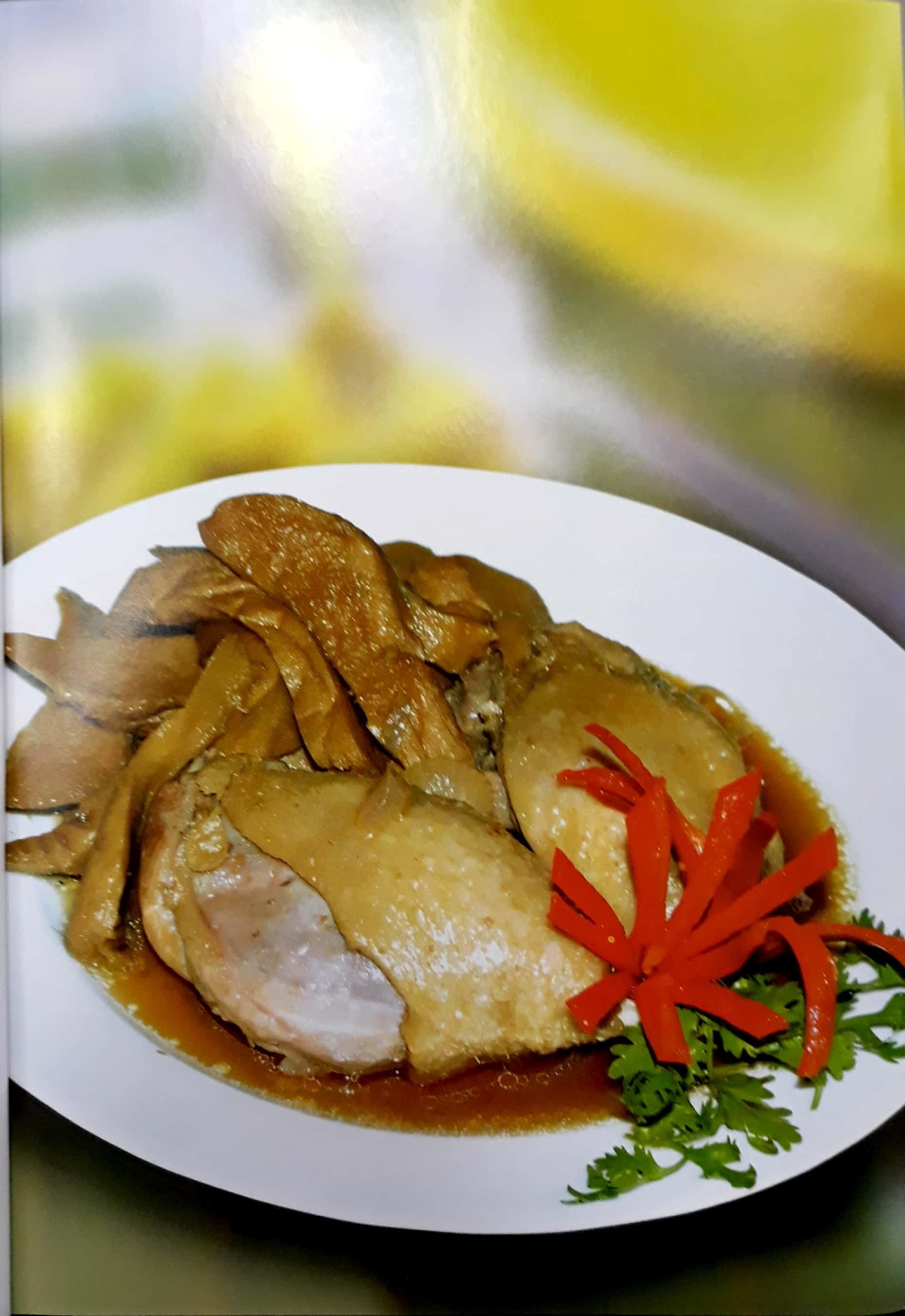 Thực Đơn Cơm Gia Đình 3 Món Miền Trung (Tái Bản)