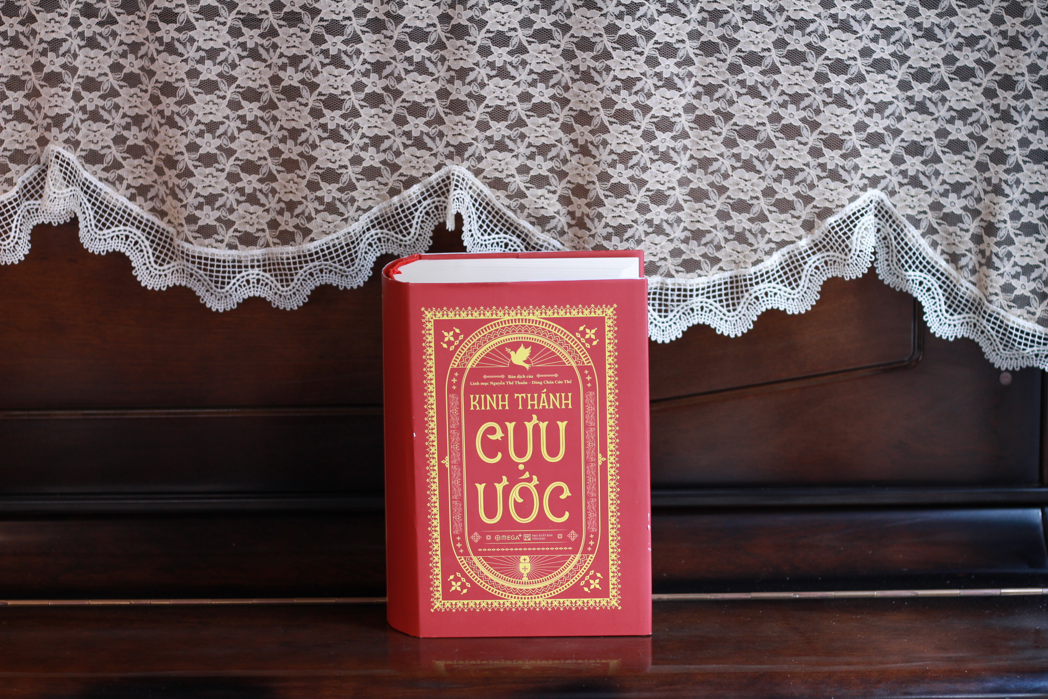 (Bìa Cứng, Áo Ôm) KINH THÁNH CỰU ƯỚC - Linh mục Nguyễn Thế Thuấn - Nguyên Thảo & Hoài Nguyên (BTV)