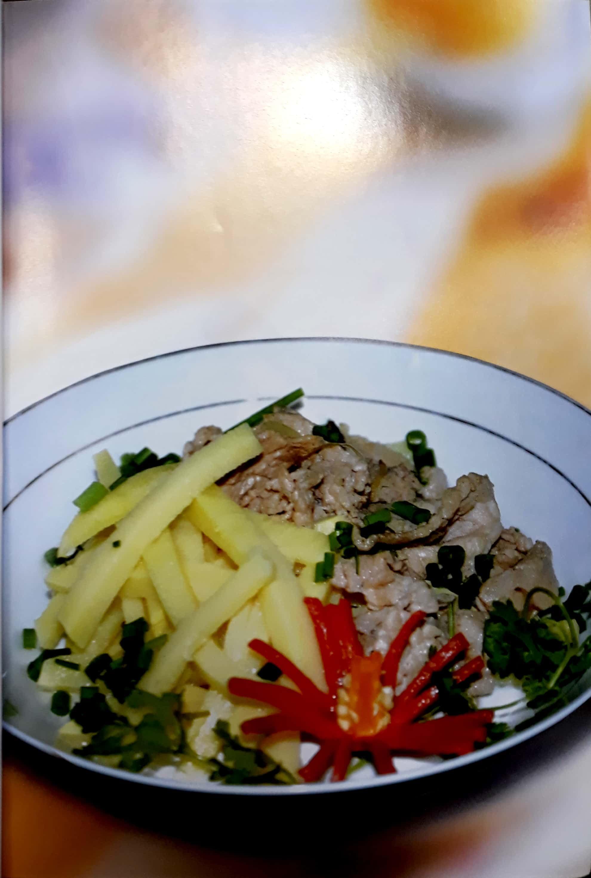 Thực Đơn Cơm Gia Đình 3 Món Miền Trung (Tái Bản)