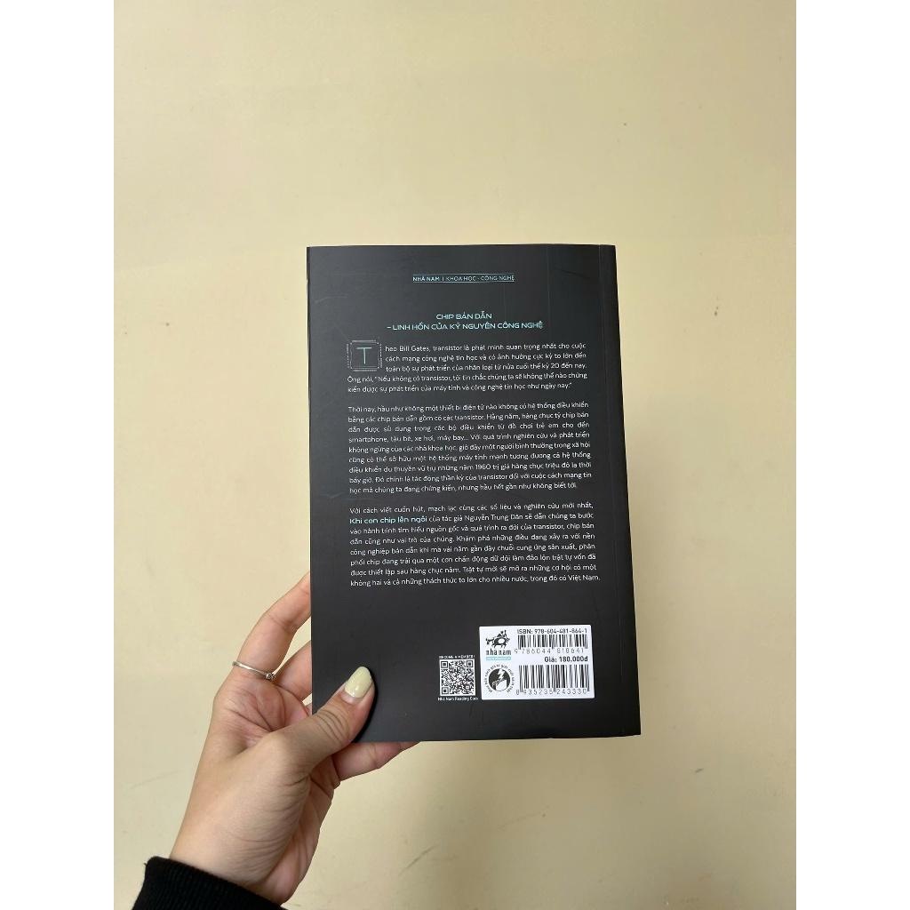 Sách - Khi Con Chip Lên Ngôi - Nhã Nam