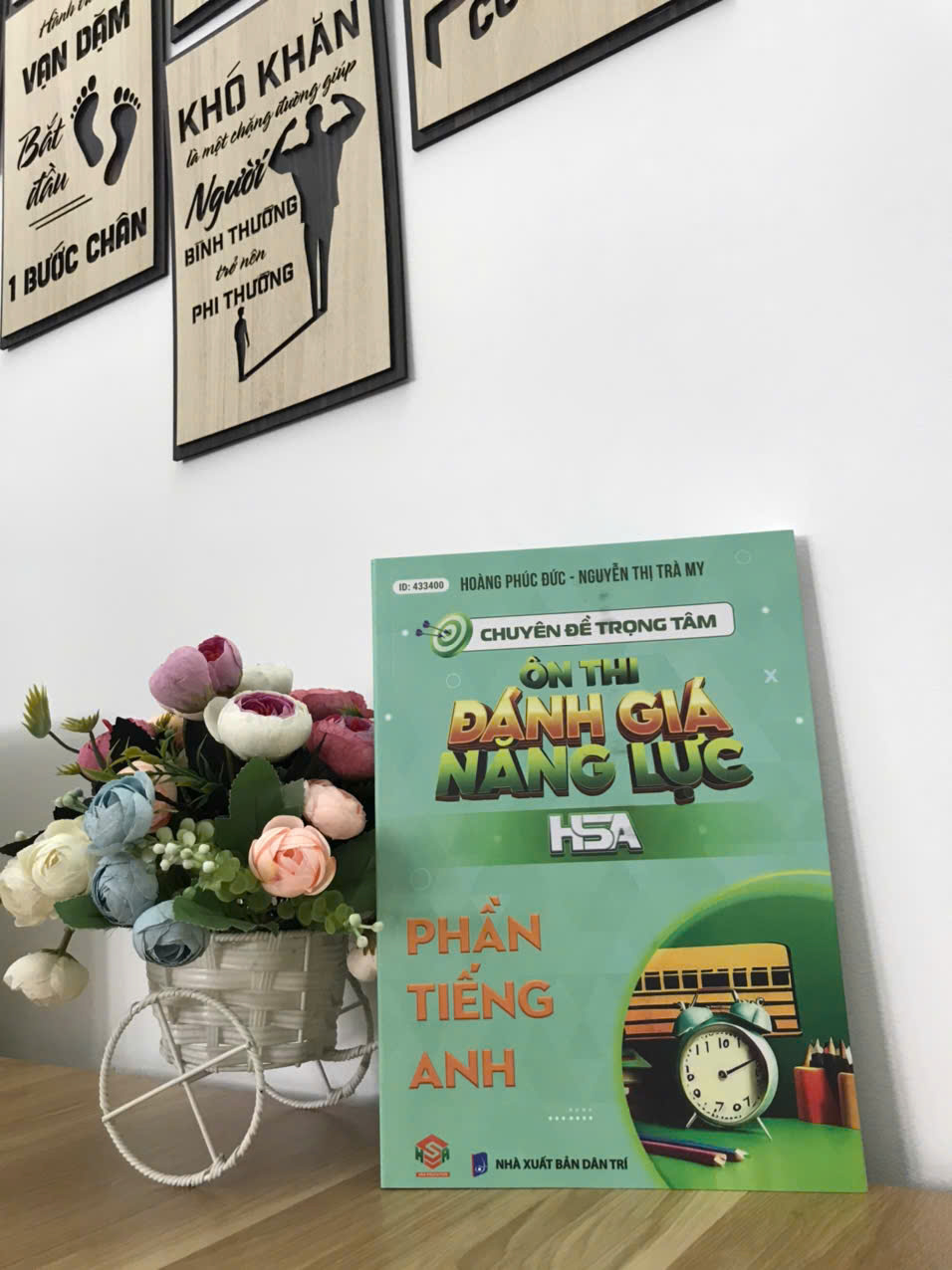 Sách Luyện Đề & Tổng Ôn Thi Tiếng Anh - Đánh Giá Năng Lực & THPT Quốc Gia | HSA BOOKs