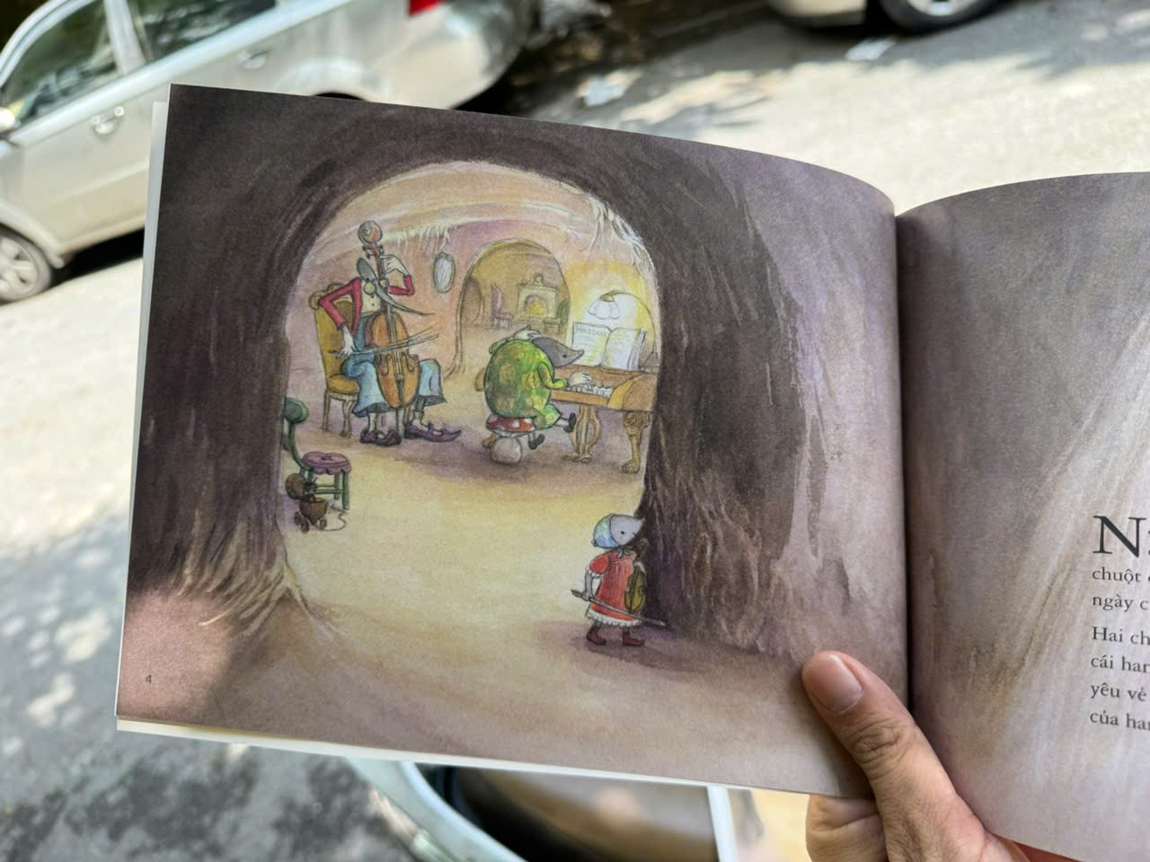 (Bộ 3 Cuốn) BƯỚC RA THẾ GIỚI RỰC RỠ: Các Nàng Chuột Chũi Eeny, Meeny; Miney Khám Phá Tuyệt Vời Của Eeny & Eeny Hăm Hở Và Các Chị Rụt Rè - Jane Yolen & Kathryn Brown - NXB Kim Đồng