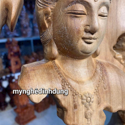 Tượng điêu khắc nhất tâm bái phật bằng gỗ ngọc am thơm nức kt cao 50x20x10cm