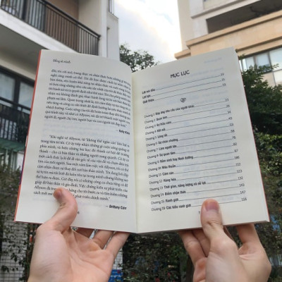 Sách: Sống Vì Mình - Viết Lại Quy Luật Về Phẩm Giá Và Trách Nhiệm Với Hạnh Phúc Của Bản Thân