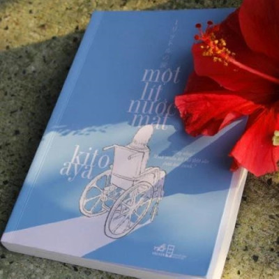 Sách - Một Lít Nước Mắt (Nhã Nam HCM)