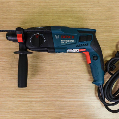 MÁY KHOAN BÚA 720W 2J BOSCH GBH 220 - HÀNG CHÍNH HÃNG