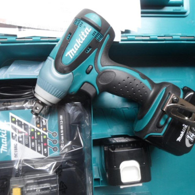 MÁY VẶN VÍT DÙNG PIN(BL)(18V) 170 N·M MAKITA DTD153RTE (02 PIN LION 18V/5.0AH. – 01 ĐẾ SẠC PIN 18V NHANH.) - HÀNG CHÍNH HÃNG