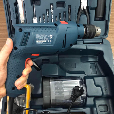 MÁY KHOAN ĐỘNG LỰC 550W 13MM BOSCH GSB 550 (BỘ SET VALY 80 MÓN PHỤ KIỆN NGÀNH ĐIỆN) - HÀNG CHÍNH HÃNG