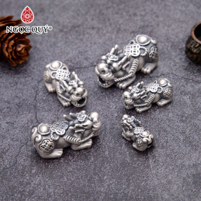 Charm bạc tỳ hưu xỏ ngang - Ngọc Quý Gemstones - 28.5mm