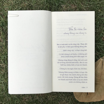 Sách - Vẫn Là Mùa Hạ Nhưng Không Còn Chúng Ta (Kèm Bookmark) 