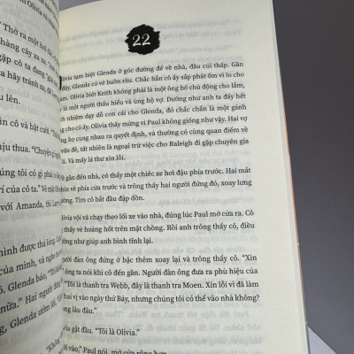 (tặng bookmark 2 mặt) HUNG THỦ QUEN MẶT - Shari Lapena - AZ Việt Nam