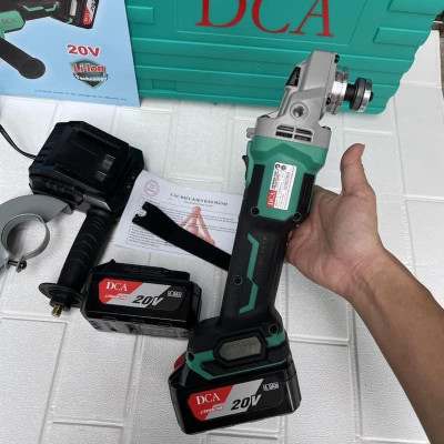 MÁY MÀI GÓC KHÔNG CHỔI THAN DÙNG PIN 20V/4AH*2 DCA ADSM03-100EM - HÀNG CHÍNH HÃNG