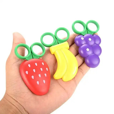Kéo cắt giấy thủ công cho bé Seiwa Pro (Giao ngẫu nhiên) - Hàng nội địa Nhật Bản nhập khẩu chính hãng