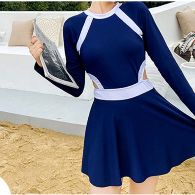 Bộ đồ bơi bikini nữ kín đáo đi tắm biển giấu bụng váy liền áo dài tay - B.42