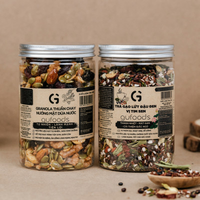 Granola thuần chay nướng mật dừa nước GUfoods (hũ 400g) (0% yến mạch; Mix siêu hạt mắc ca, óc chó, nam việt quất, hạnh nhân, hạt điều, nho khô) - Dinh dưỡng, Tiện lợi, Thơm ngon, Giàu lợi ích sức khỏe