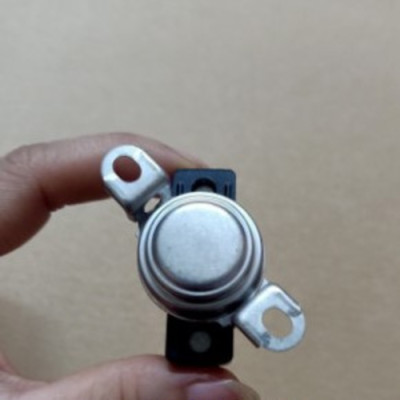 CẢM BIẾN GIỚI HẠN NHIỆT ĐỘ (RƠLE NHIỆT MÀU TRẮNG) DÙNG CHO MÁY SẤY ELECTROLUX – HÀNG CHÍNH HÃNG